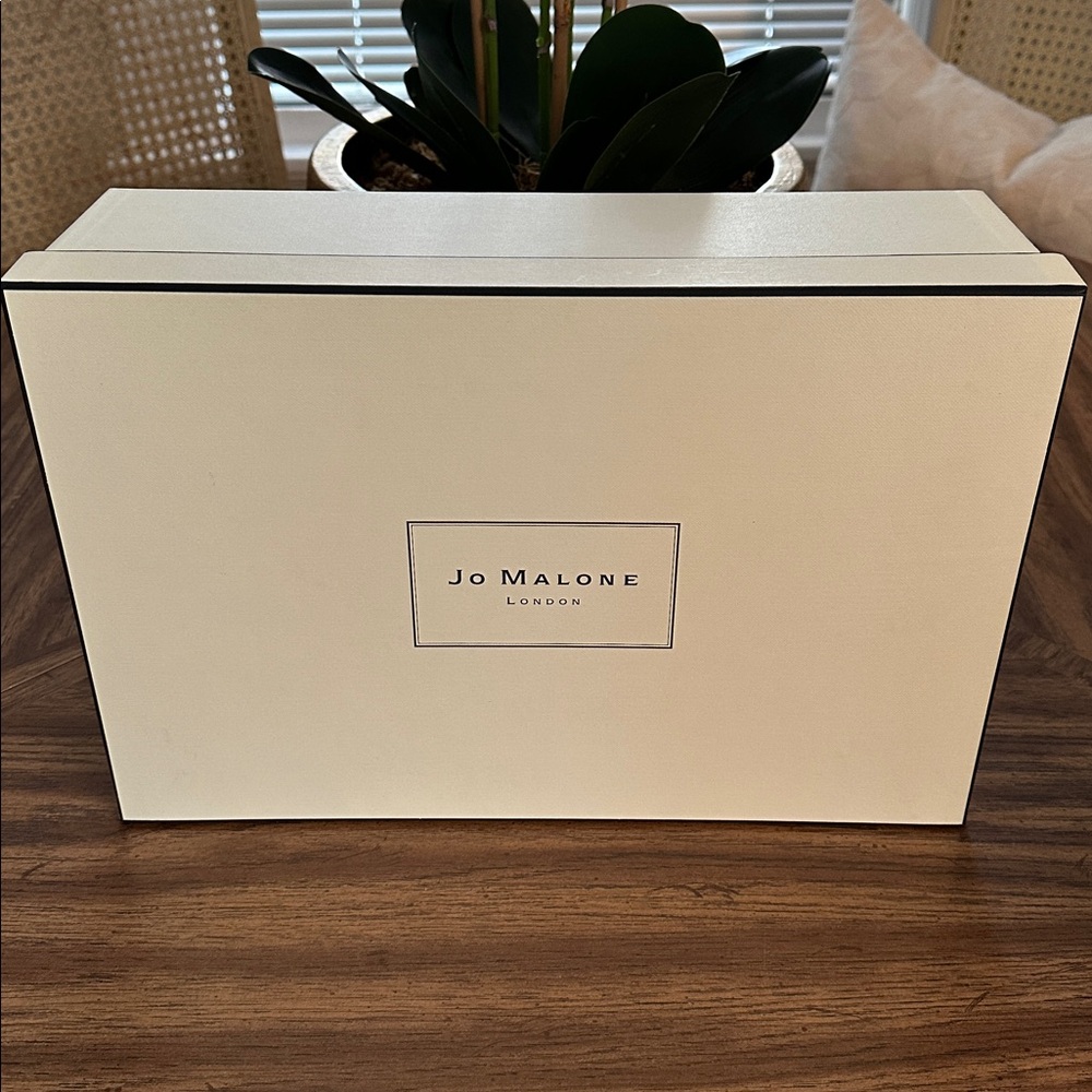 Jo Malone London Large Gift Box